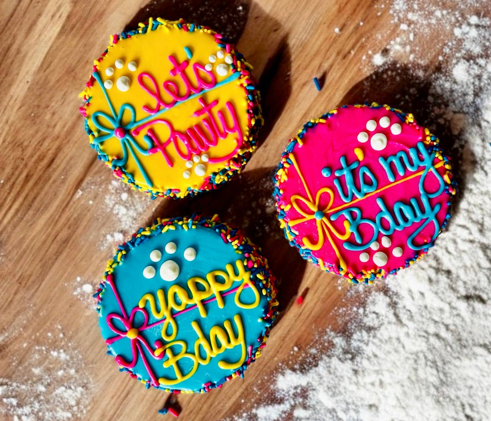 YumYum4DOGS - Fiesta Gift PAWTY Cake dog treats