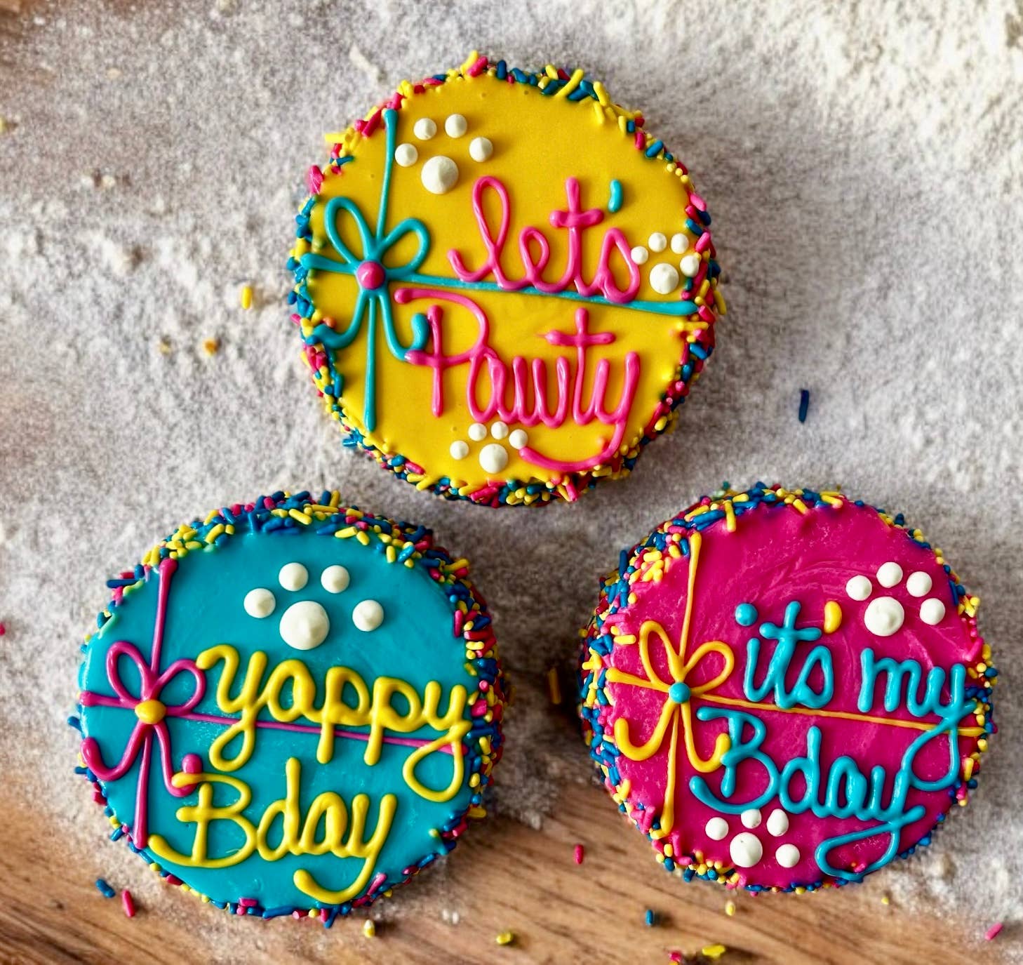 YumYum4DOGS - Fiesta Gift PAWTY Cake dog treats