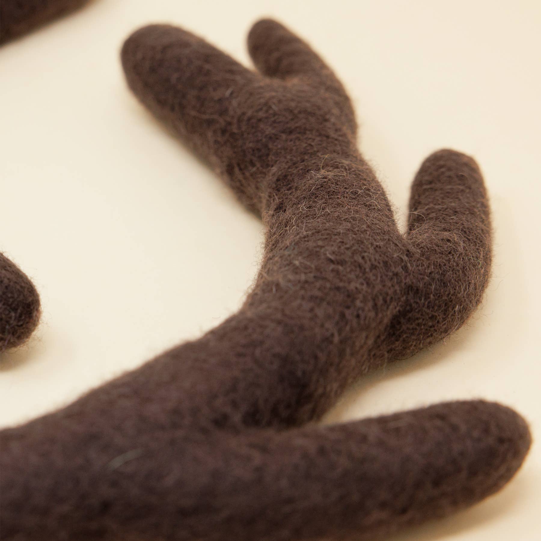 WOOL ANTLER