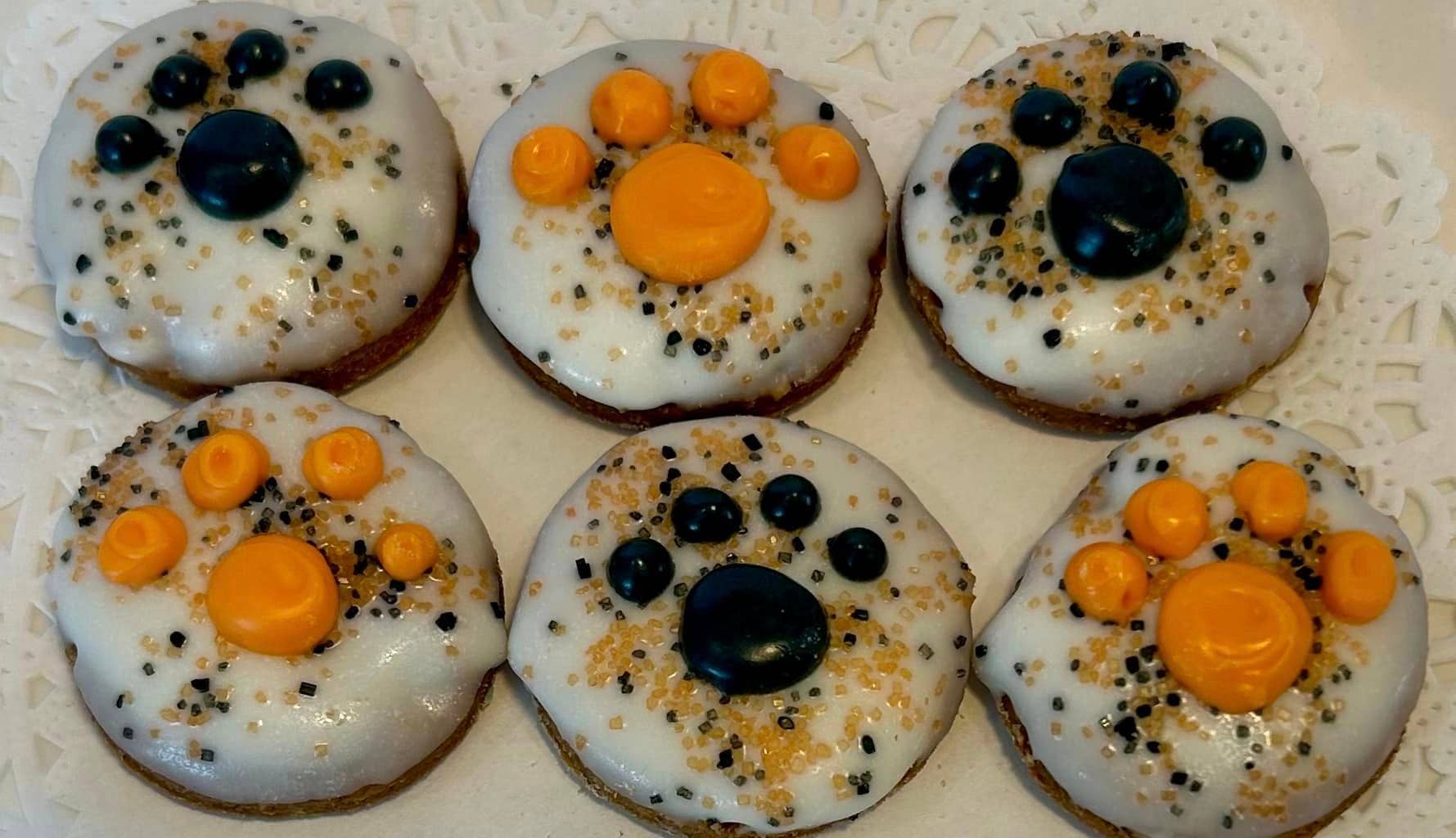 Mini Halloween Paw Treats