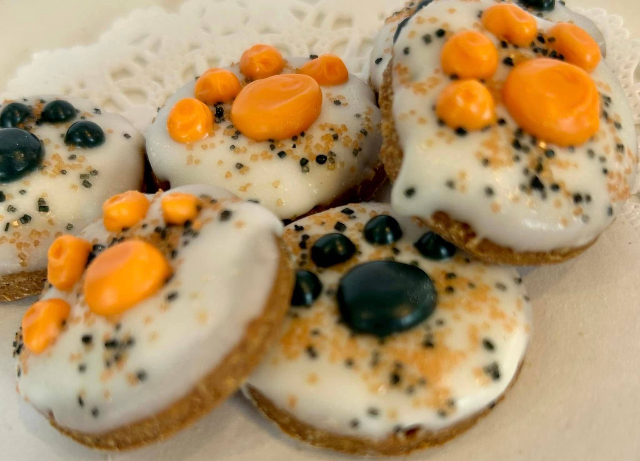 Mini Halloween Paw Treats