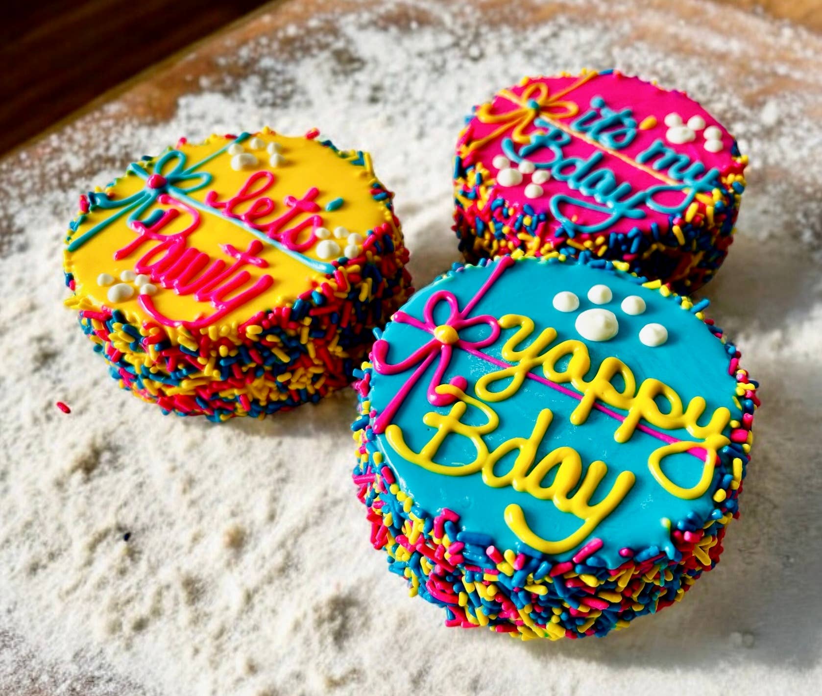 YumYum4DOGS - Fiesta Gift PAWTY Cake dog treats