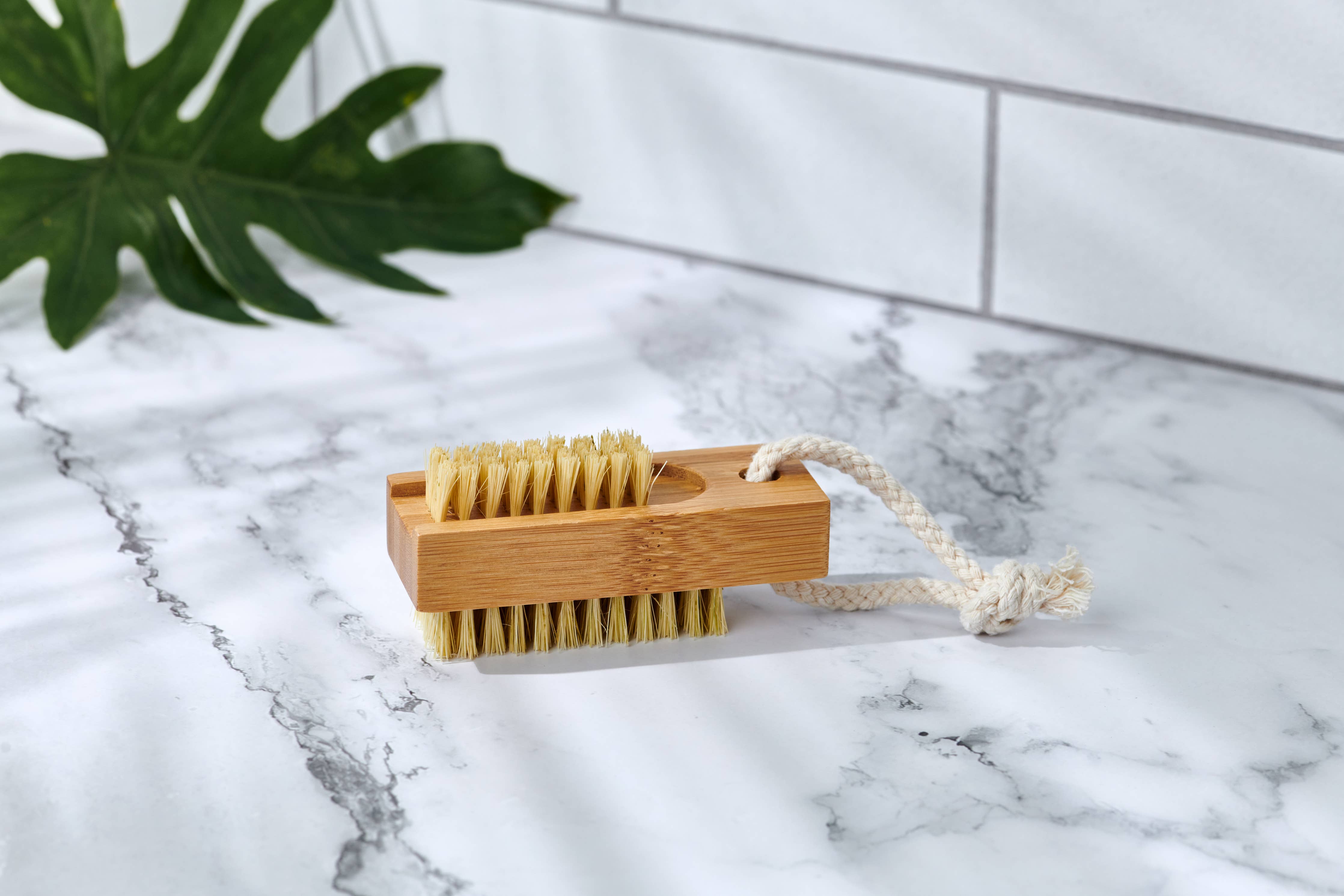 Desesh - Wood Nail Brush (Plastic Free, Vegan, Unbranded, Unpackaged)